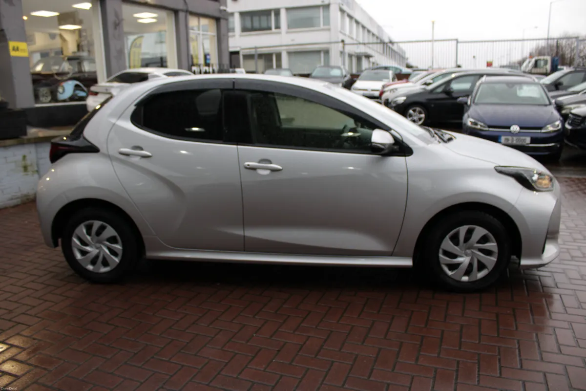 1.0 X-EDITION 5DR  HATCHBACK AUTOMATIC// - Image 3