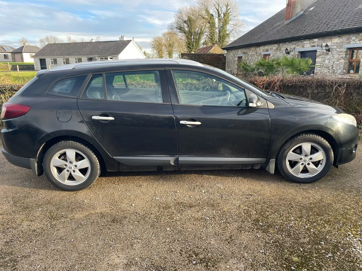 Renault Megane 2011 High Speck TomTom Estate - Image 4