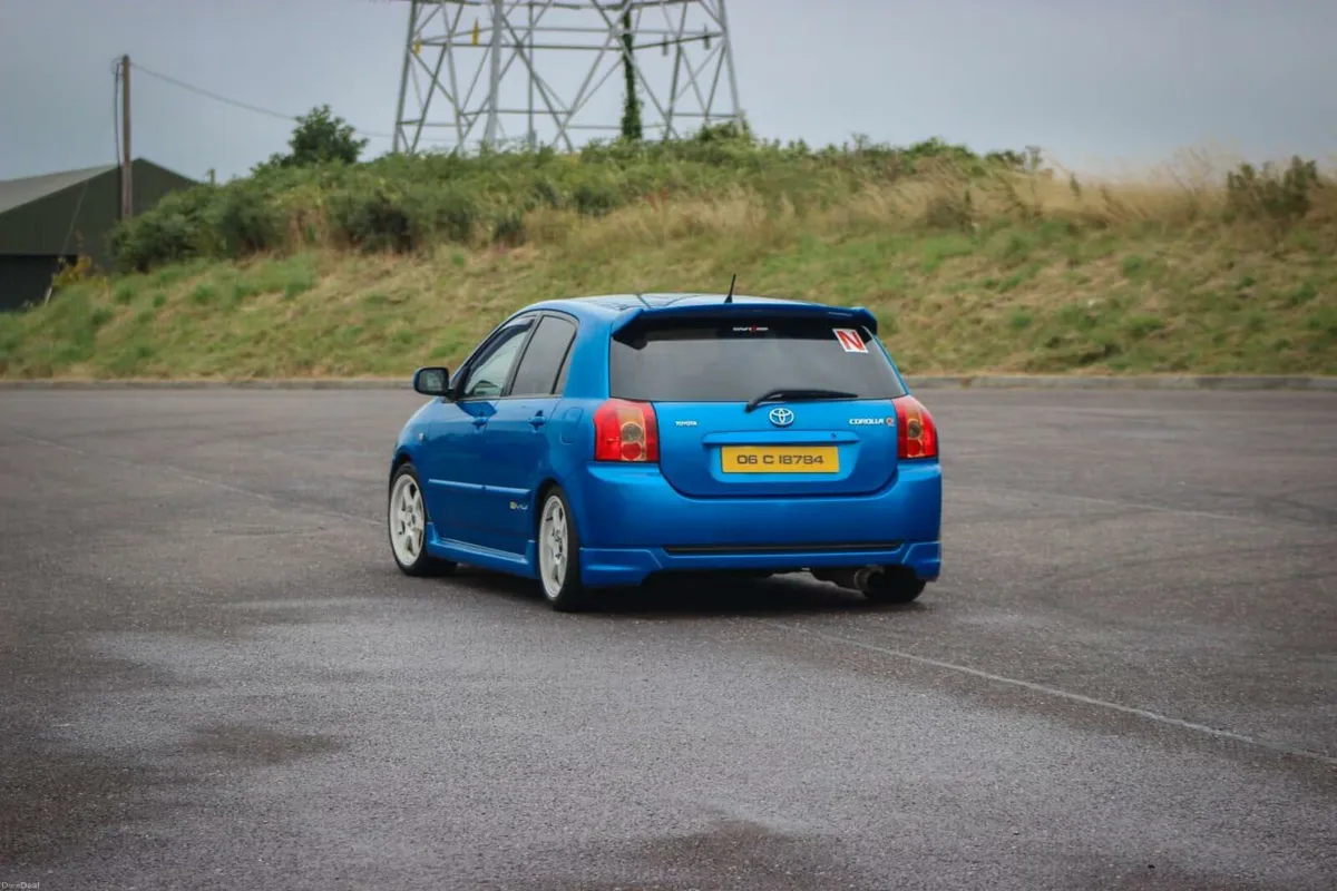Toyota corolla - Image 4