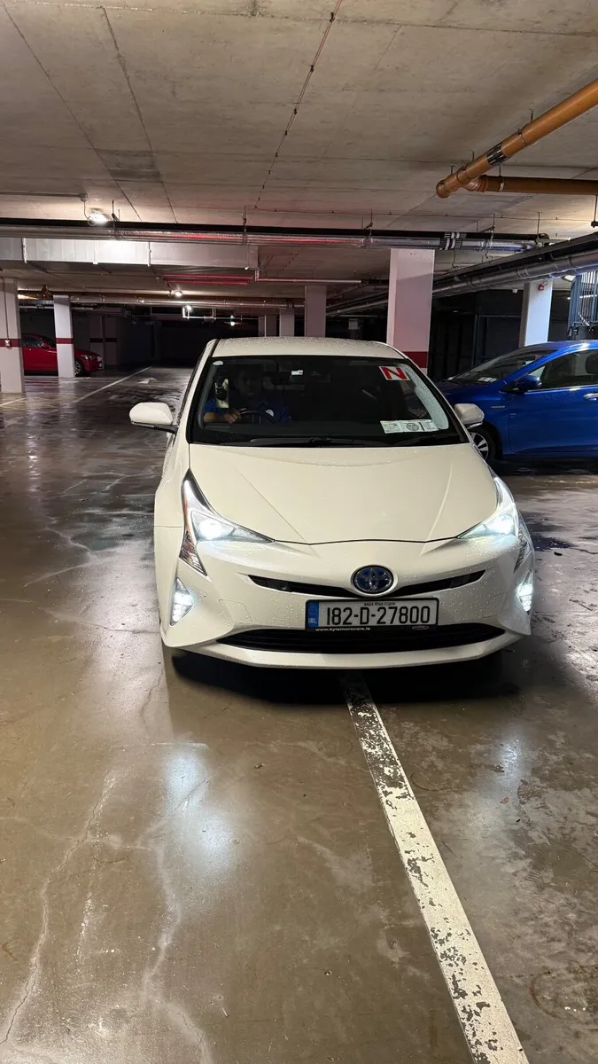 Toyota Prius 2018 - Image 2