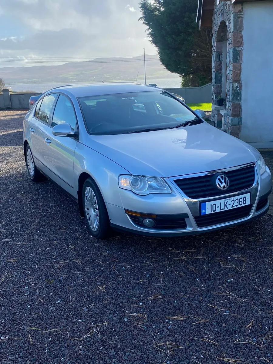 Volkswagen Passat 2010 - Image 1
