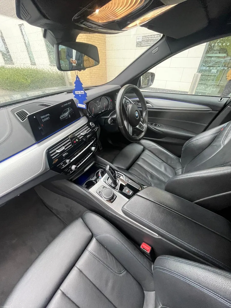 BMW 5-Series 2017 - Image 2