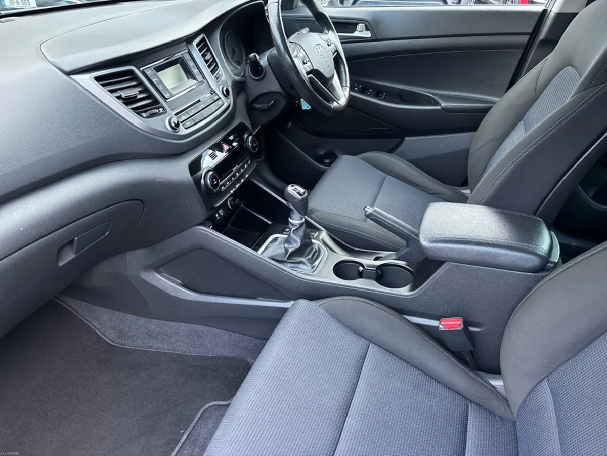 Hyundai Tucson IX35 COMFORT PLUS 5DR - Image 3