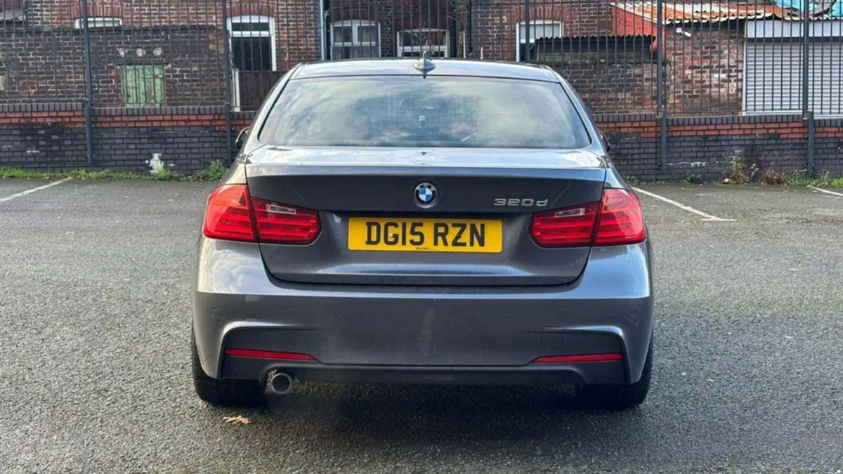 BMW 3-Series 2015 - Image 2
