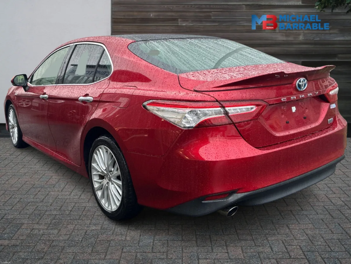 Toyota Camry Hybrid Automatic *Panoramic Roof* - Image 4