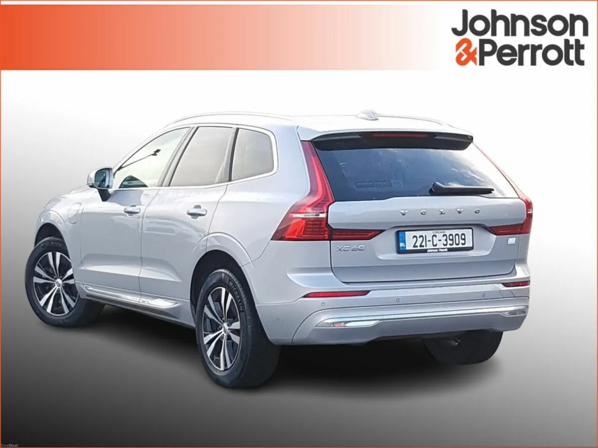 Volvo XC60 T6 350bhp AWD PHEV Inscription Expressi - Image 3