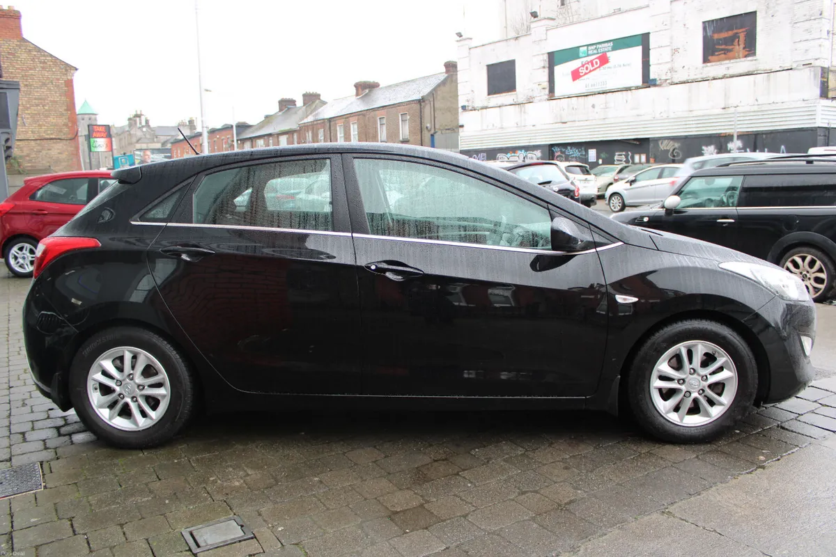 Hyundai i30 1.6 CRDI BLUE 2015 - Image 3