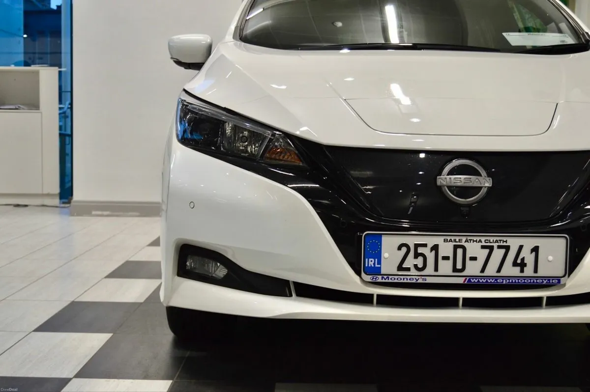 Nissan Leaf Leaf SV Premium 40 kWh - Image 3