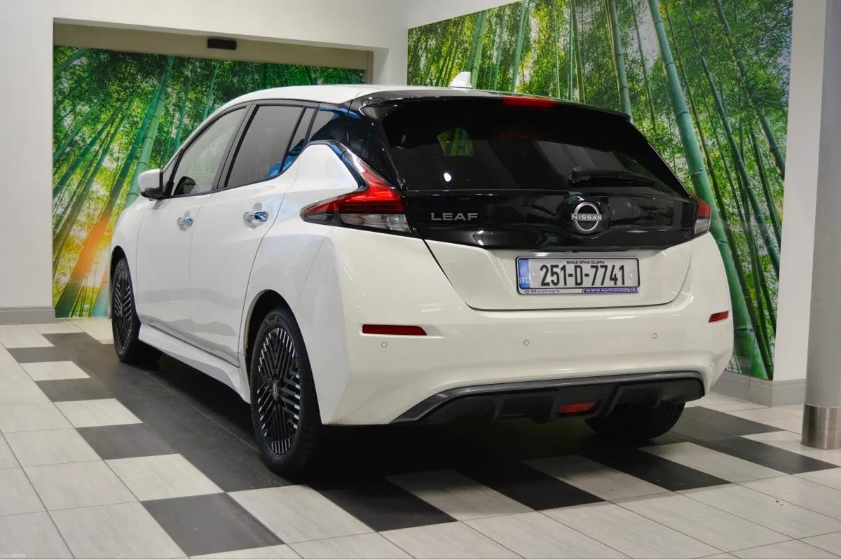 Nissan Leaf Leaf SV Premium 40 kWh - Image 4