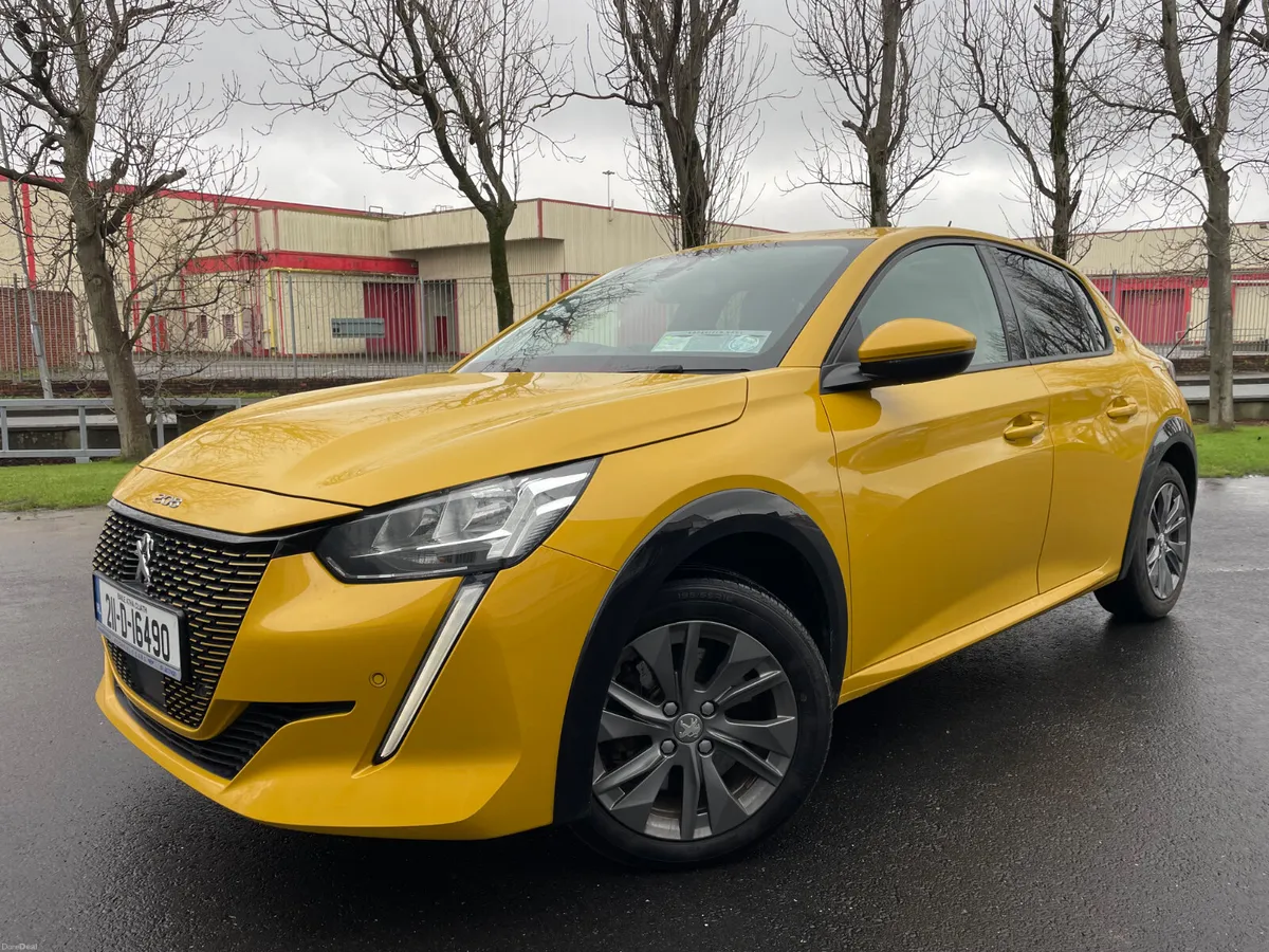 Peugeot E208- 50KW - ALLURE - 120TAX - APPLE PLAY - Image 4