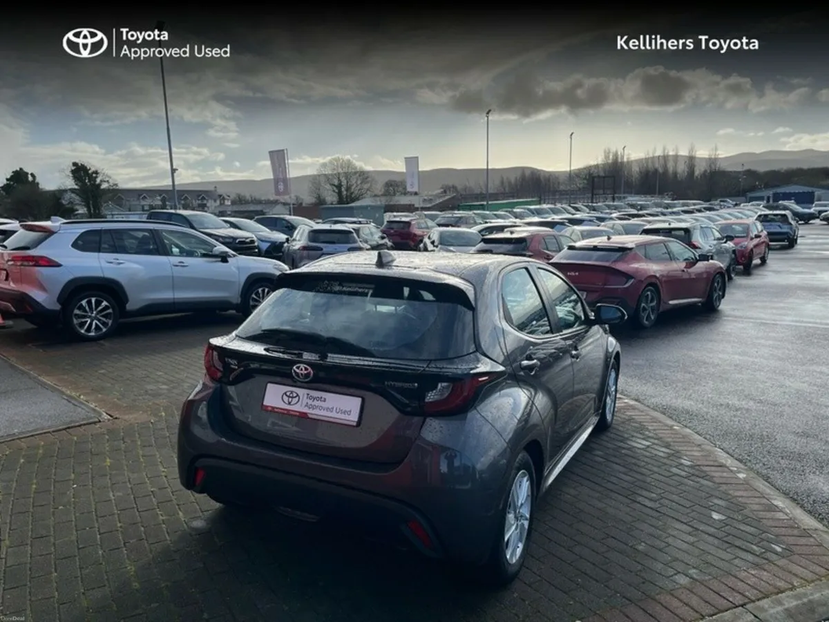 Toyota Yaris HYBRID LUNA 4DR AUTO - Image 2