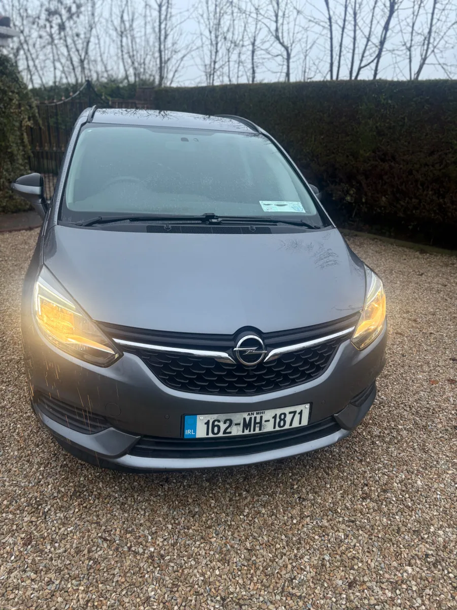 Opel Zafira 2016 , Low mileage, 7 seater - Image 2