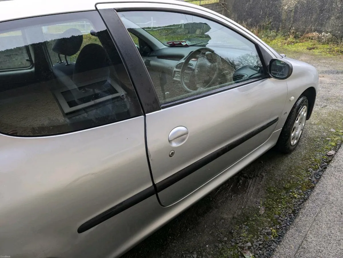 2004 Peugeot 206 1.4 Petrol – NCT July – €1,100 - Image 3