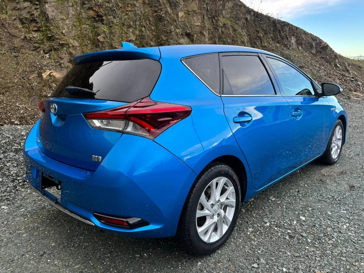 TOYOTA AURIS HYBRID AUTOMATIC 1.8 PETROL - Image 4