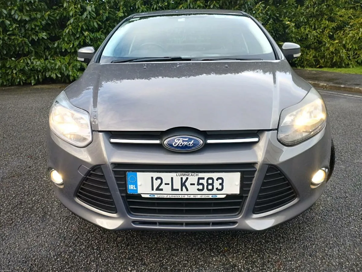 2012 Ford Focus Zetec 1.6 tdci saloon - Image 2