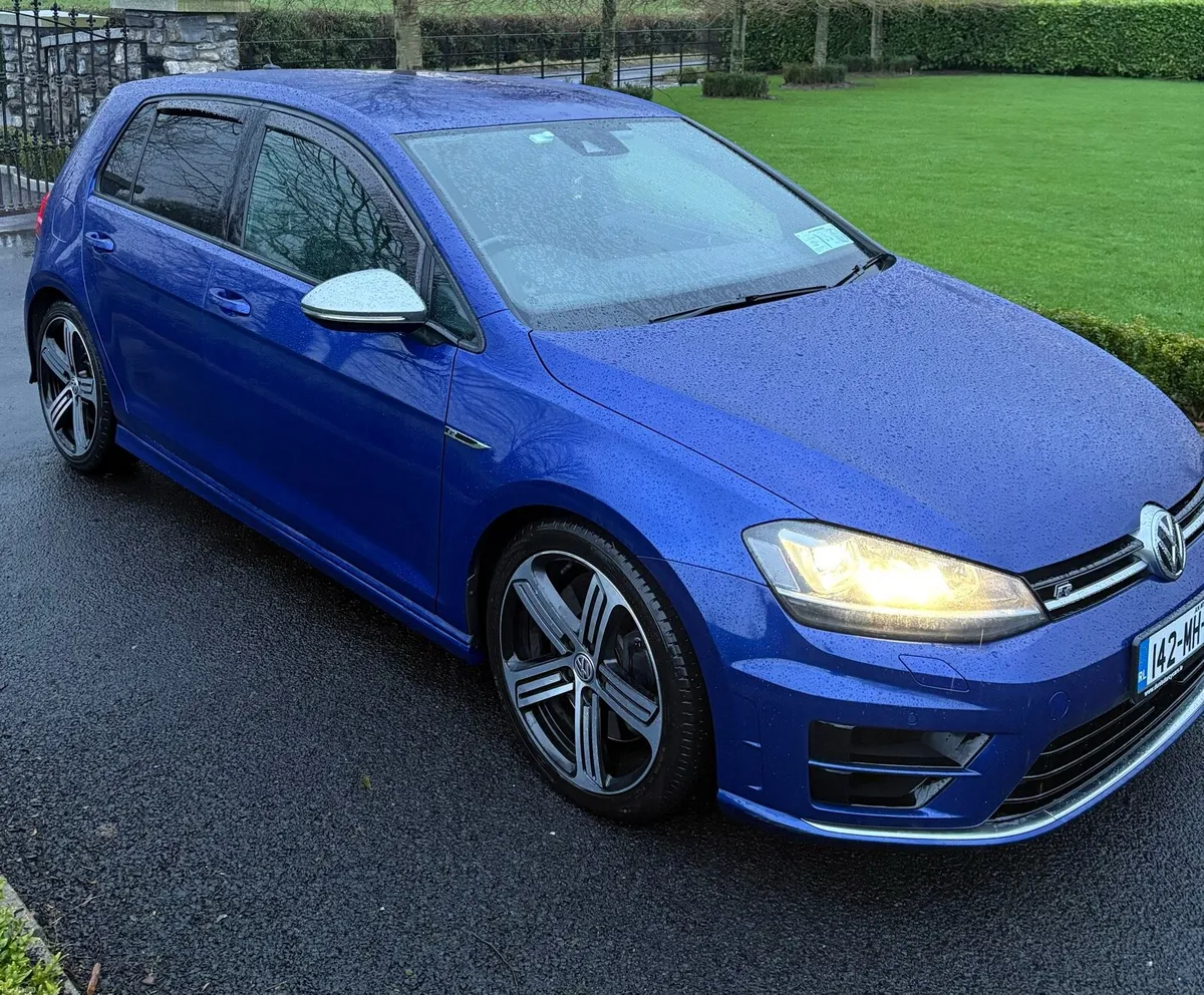 Volkswagen Golf R - Image 2
