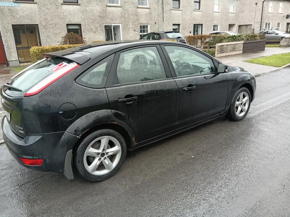 2010 Ford focus Tax Until March 2026 - Image 2