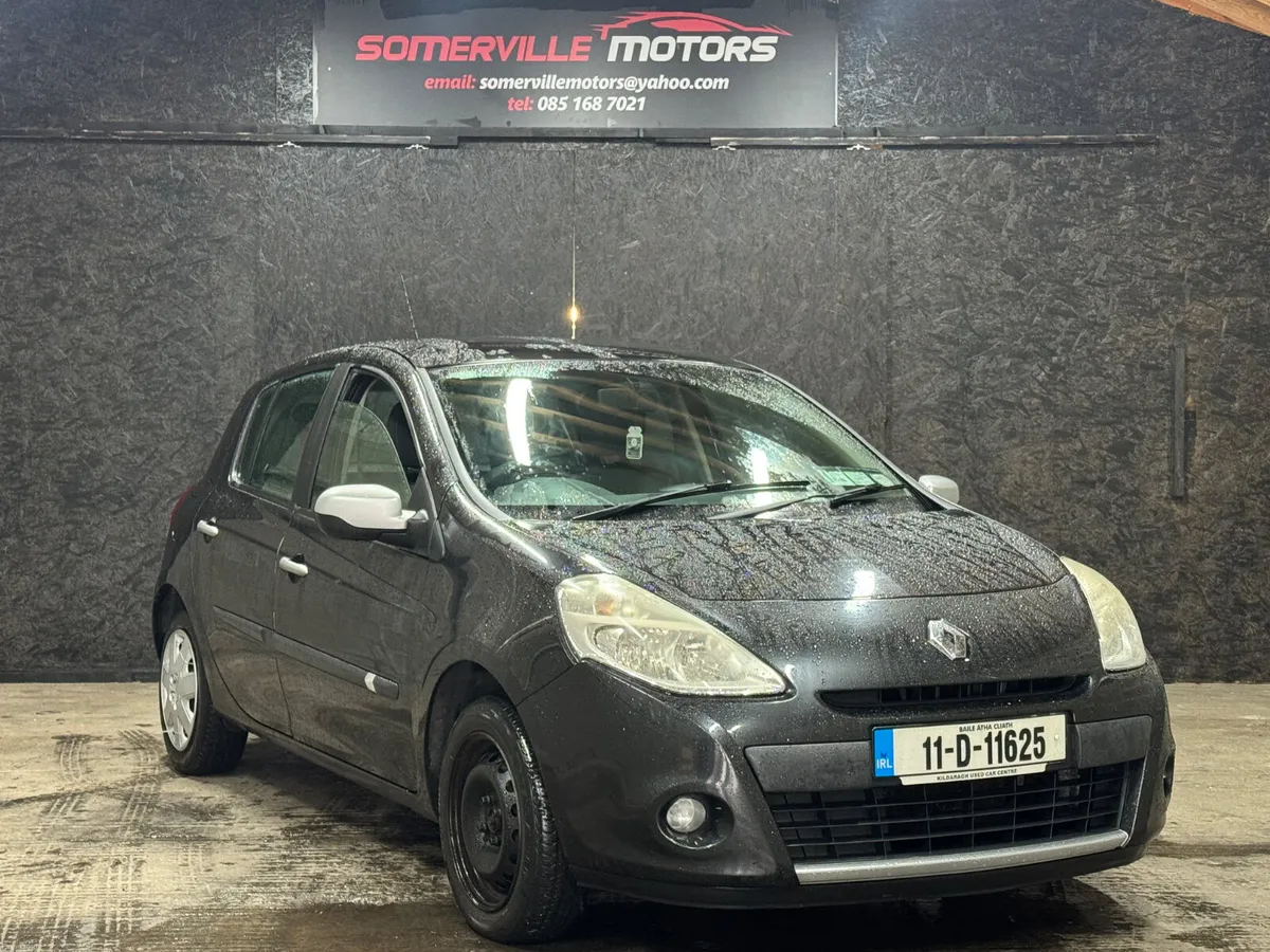 RENAULT CLIO 1.2 PETROL “MANUAL” 2011 - Image 1