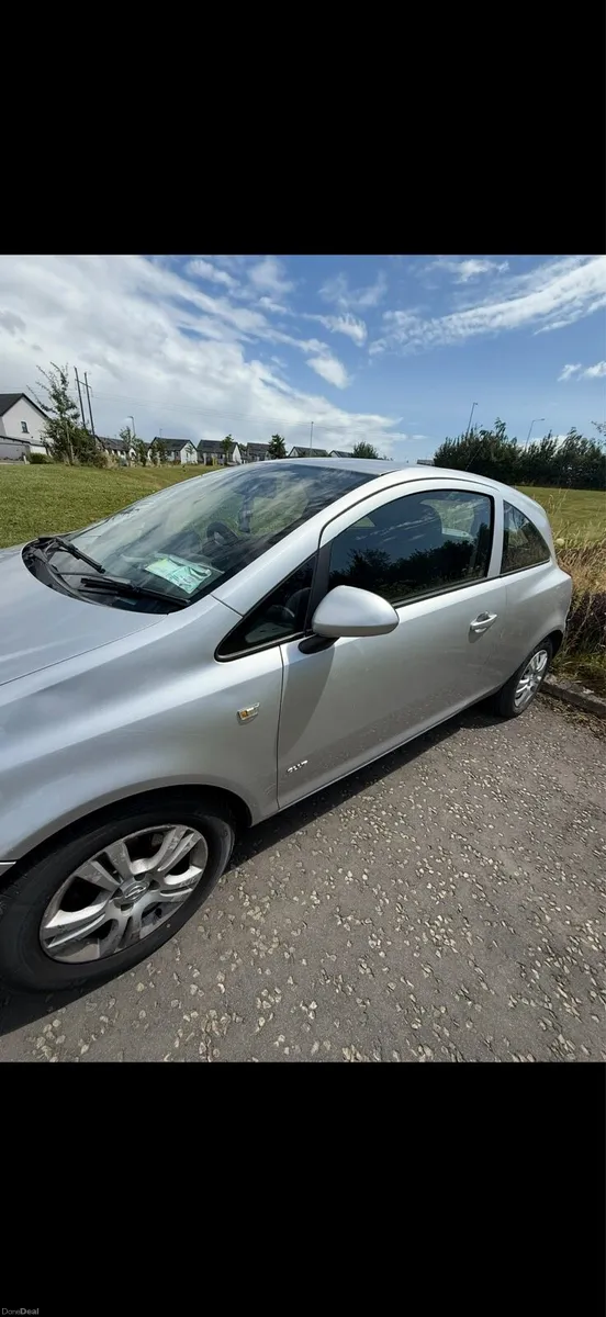 Opel Corsa 2010 - Image 2
