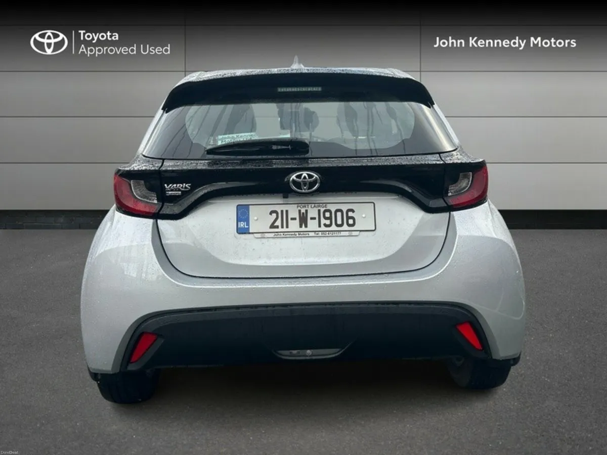 Toyota Yaris 1.5 LUNA - Image 4