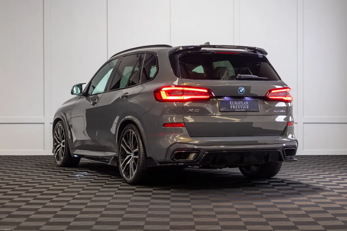222 BMW X5 X-Drive 45e M-Sport - Image 4
