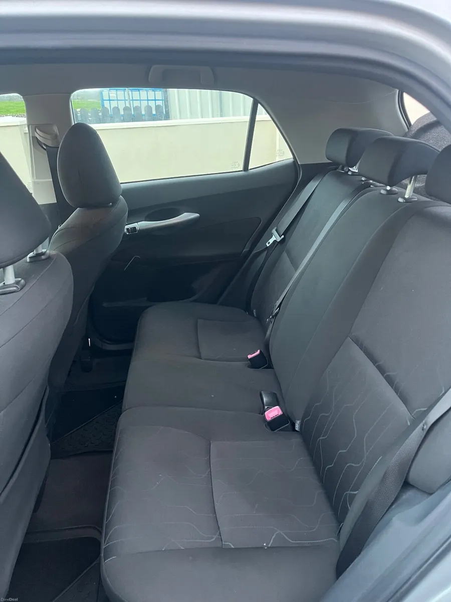 Toyota Auris 2010 - Image 4