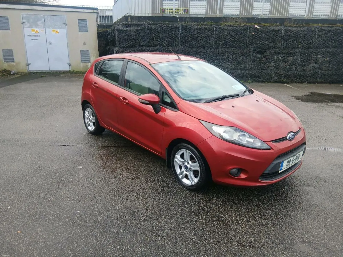 2009 Ford fiesta !! Low kilometres !! - Image 1