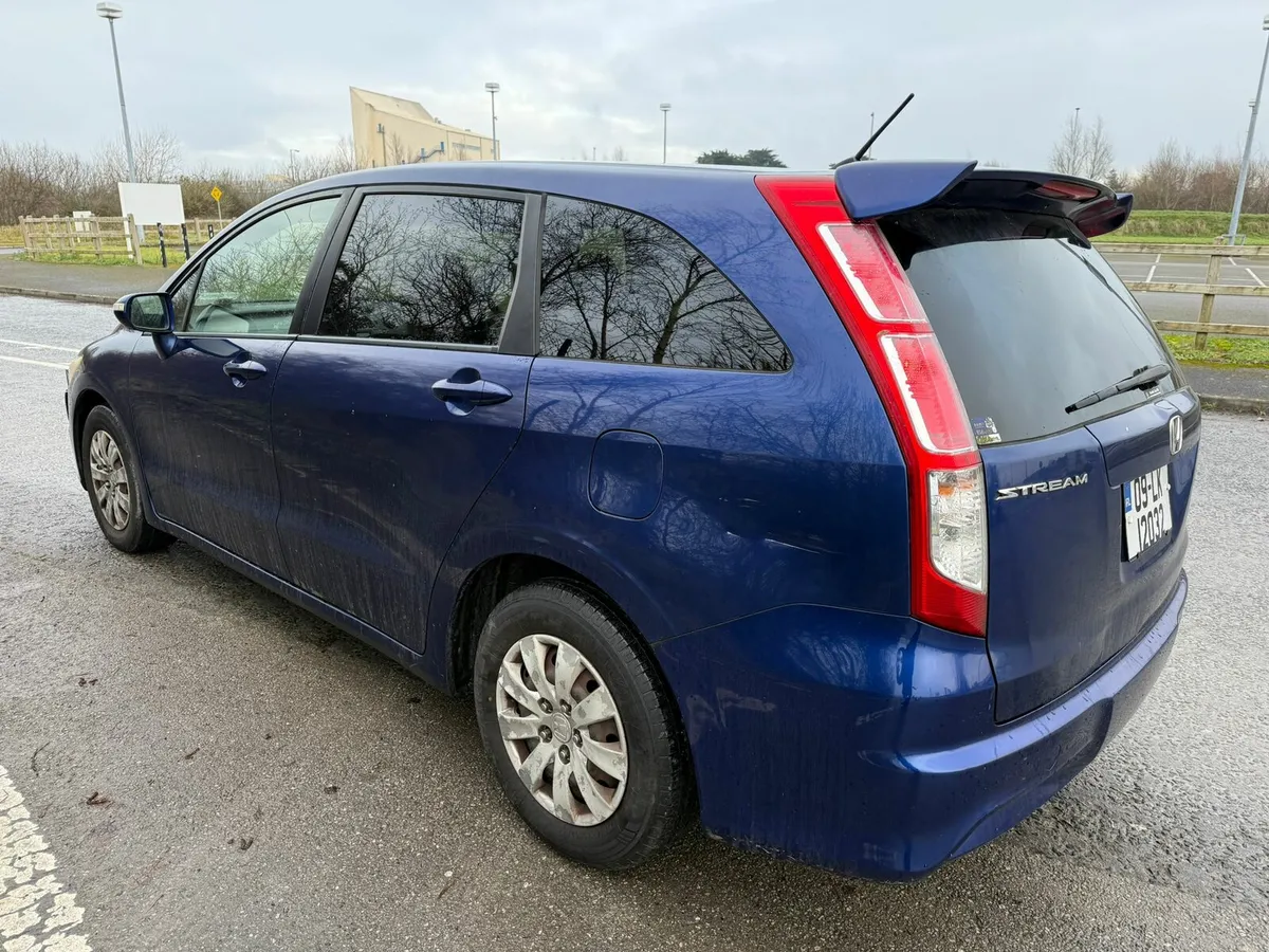 Honda Stream 7 seater - Image 4