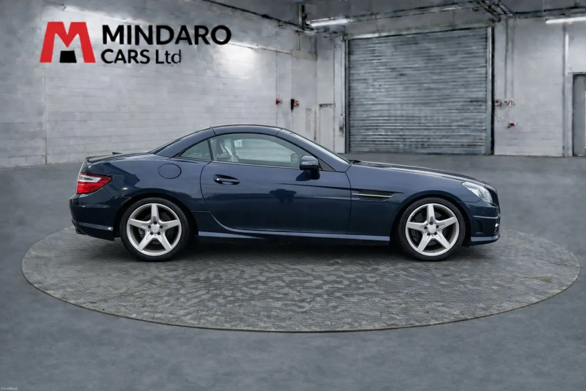 Mercedes-Benz SLK 2013//EXCELLENT CONDITION - Image 2