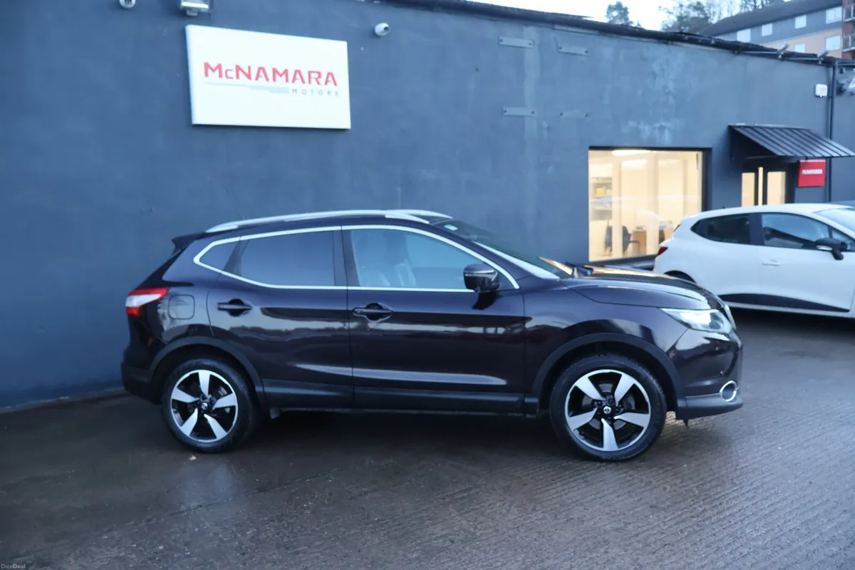 Nissan Qashqai N-VISION 360 Huge Spec Exceptional! - Image 2