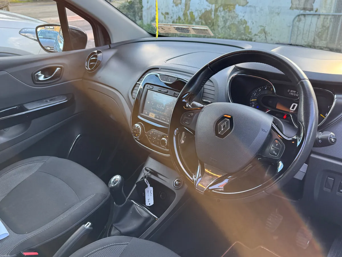 Renault Captur high spec high driving position - Image 4