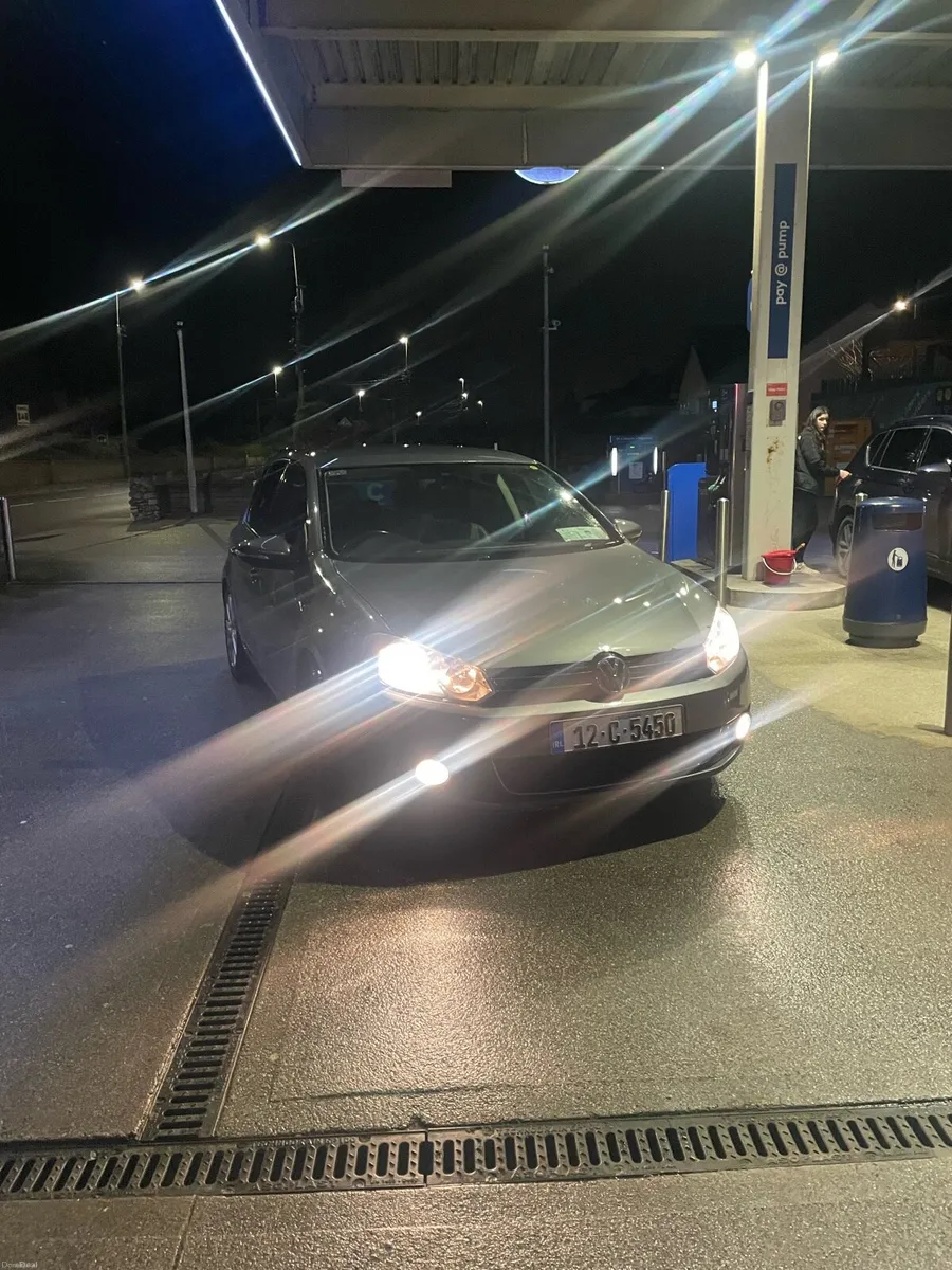 Volkswagen Golf - Image 4