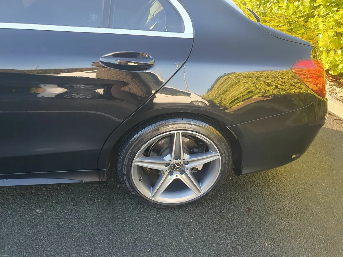 Mercedes-Benz C-Class 2019 - Image 4