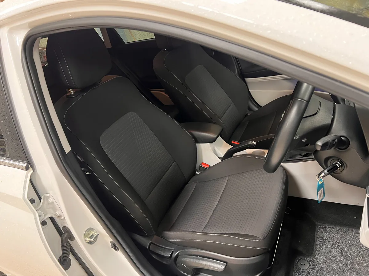 Only 18,000 Kms As New 2023 DELUXE PLUS 5DR **Fina - Image 4