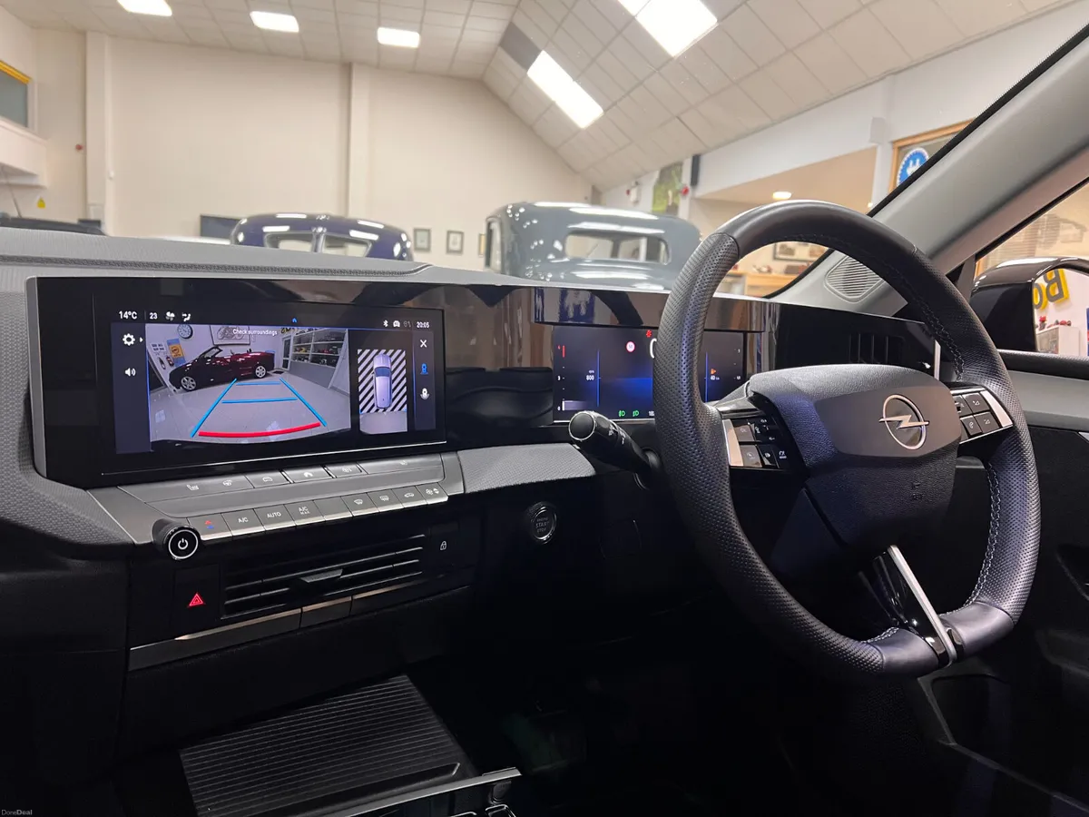 As New (242) AUTOMATIC DIESEL Sports Tourer ELEGAN - Image 4