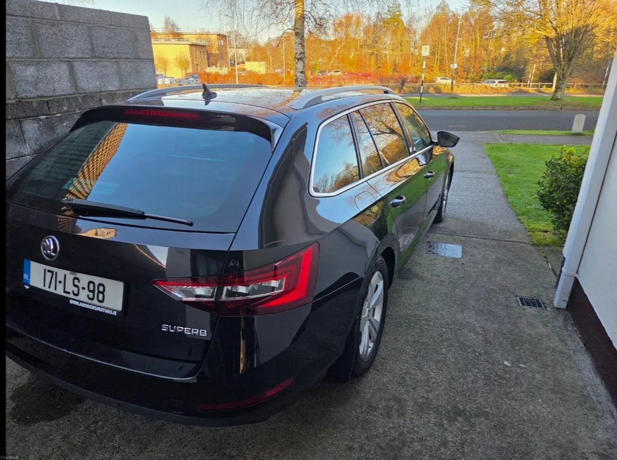 Skoda Superb 2017 - Image 1