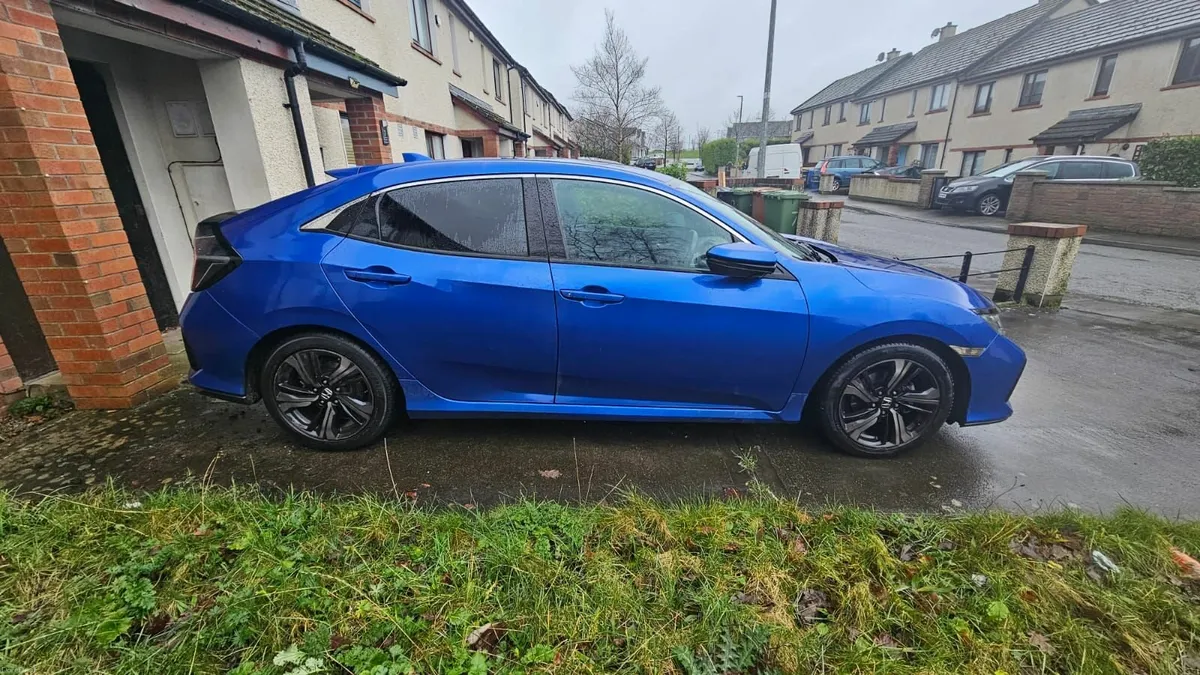 Honda Civic 2019 - Image 2