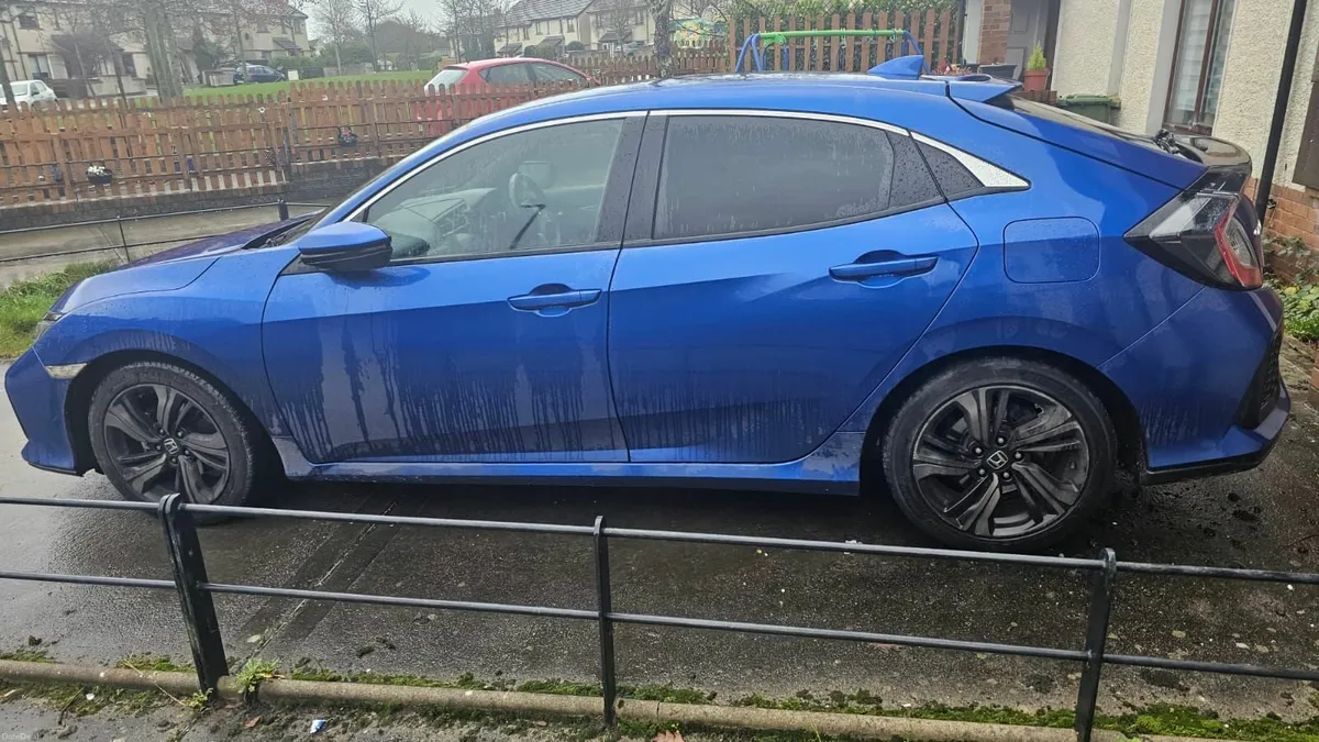 Honda Civic 2019 - Image 1