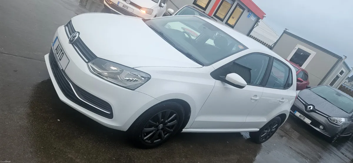 Volkswagen Polo auto 1.2 comfortline low kms - Image 4
