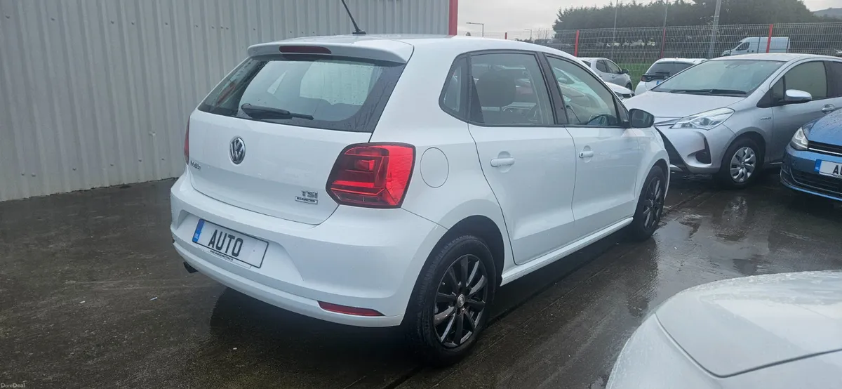 Volkswagen Polo auto 1.2 comfortline low kms - Image 3