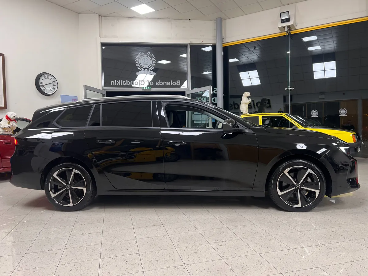 Rare AUTOMATIC DIESEL Sports Tourer ELEGANCE As Ne - Image 3