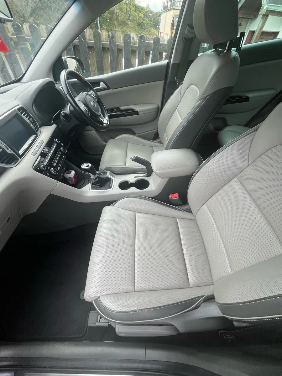 Kia Sportage 2018 Just passed nct. - Image 5