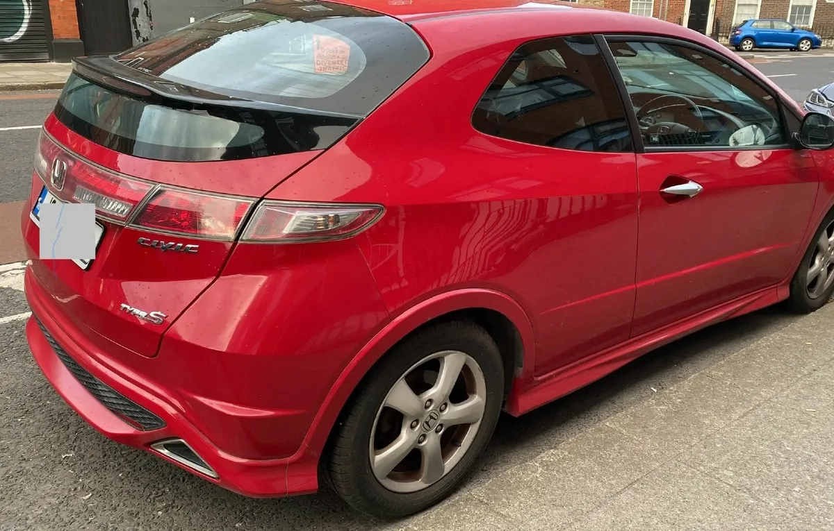Honda Civic 2010 - Image 2