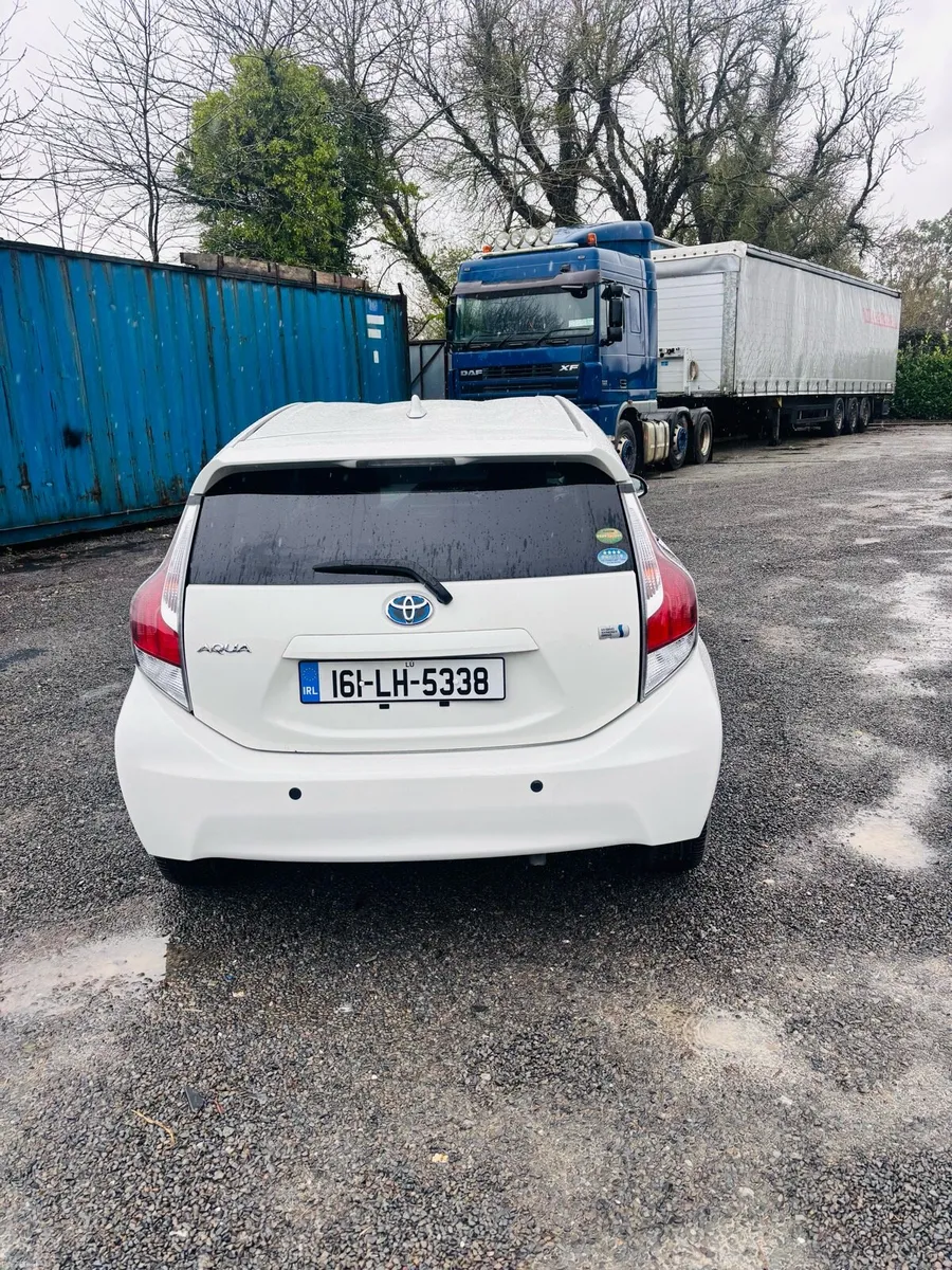 Toyota Aqua 2016 Hybrid - Image 3