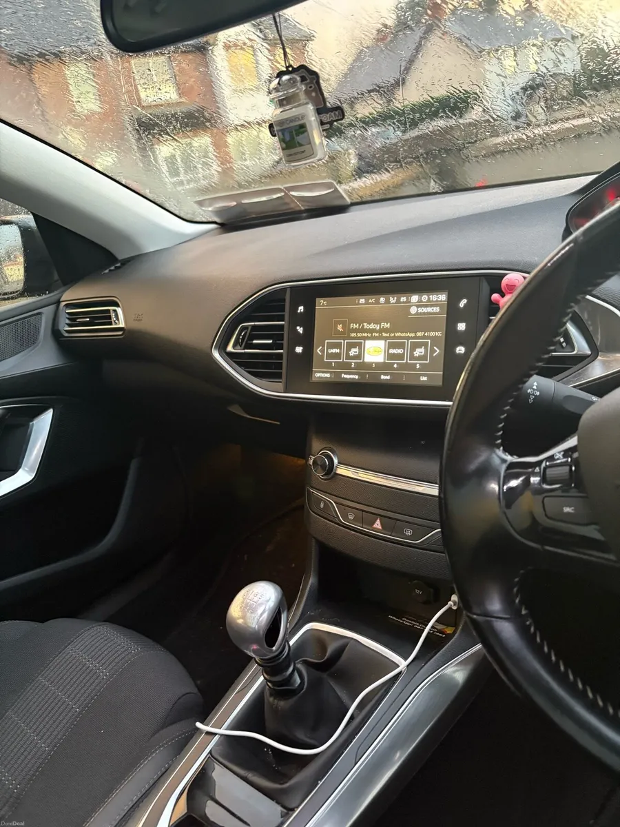 2018 Peugeot 308 - Image 3