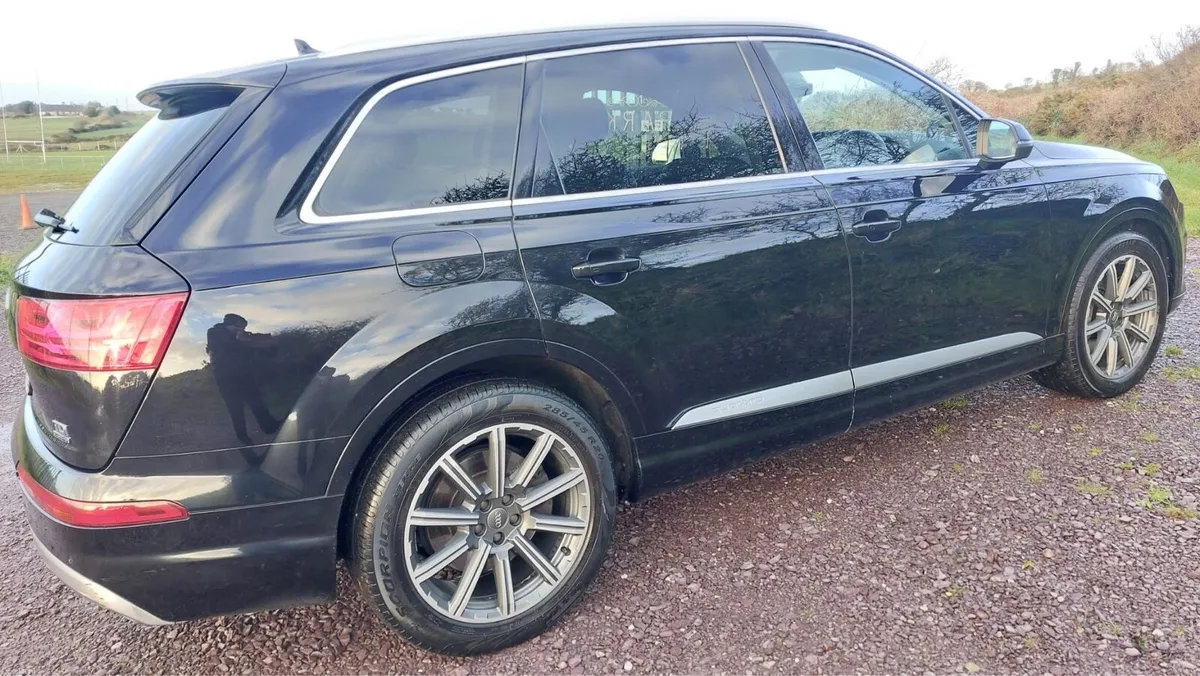 Audi Q7 SE 7 seater - Image 4
