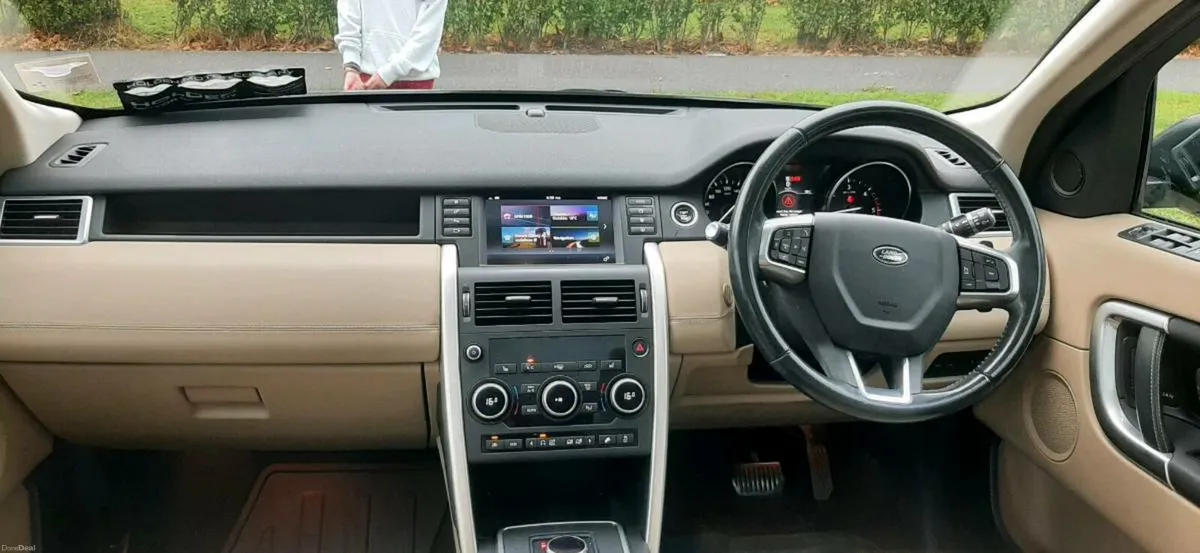 7 Seater Landrover Discovery Sport HSE, Automatic - Image 3