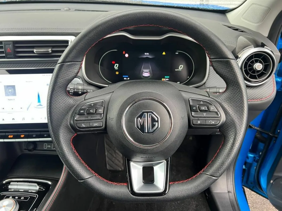 MG ZS 73KWH // LONG RANGE MODEL // APPLE CARPLAY/A - Image 4