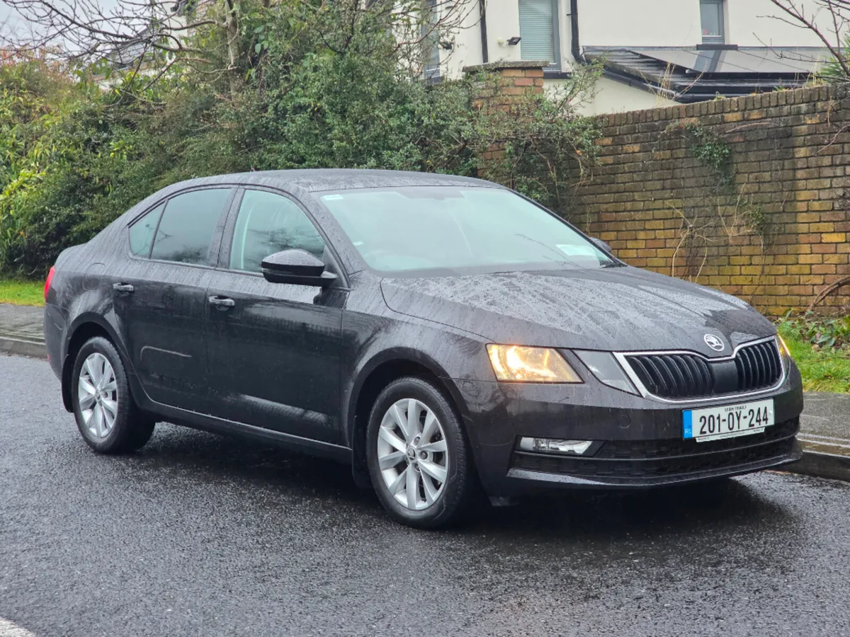Skoda Octavia AMB 1.0tsi 115HP 4DR - Image 2