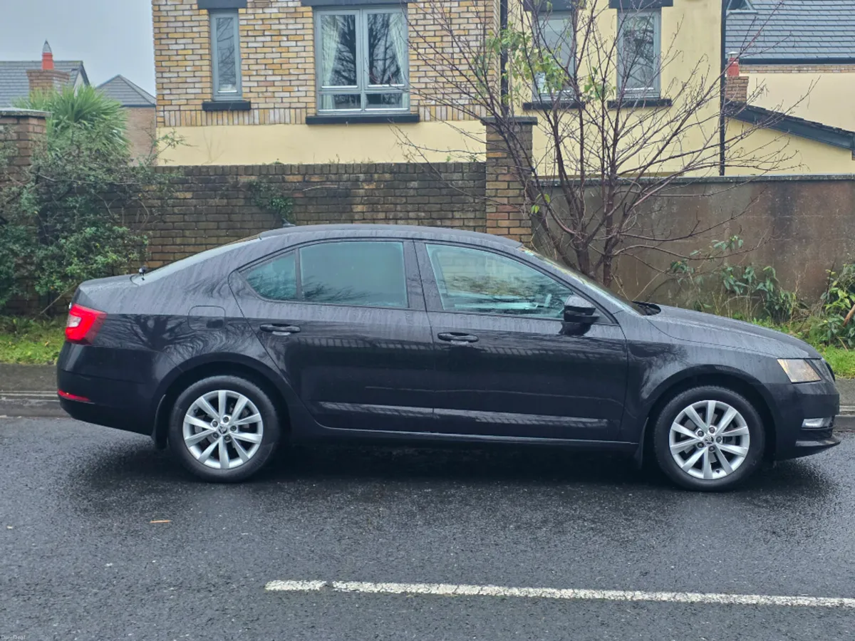 Skoda Octavia AMB 1.0tsi 115HP 4DR - Image 3